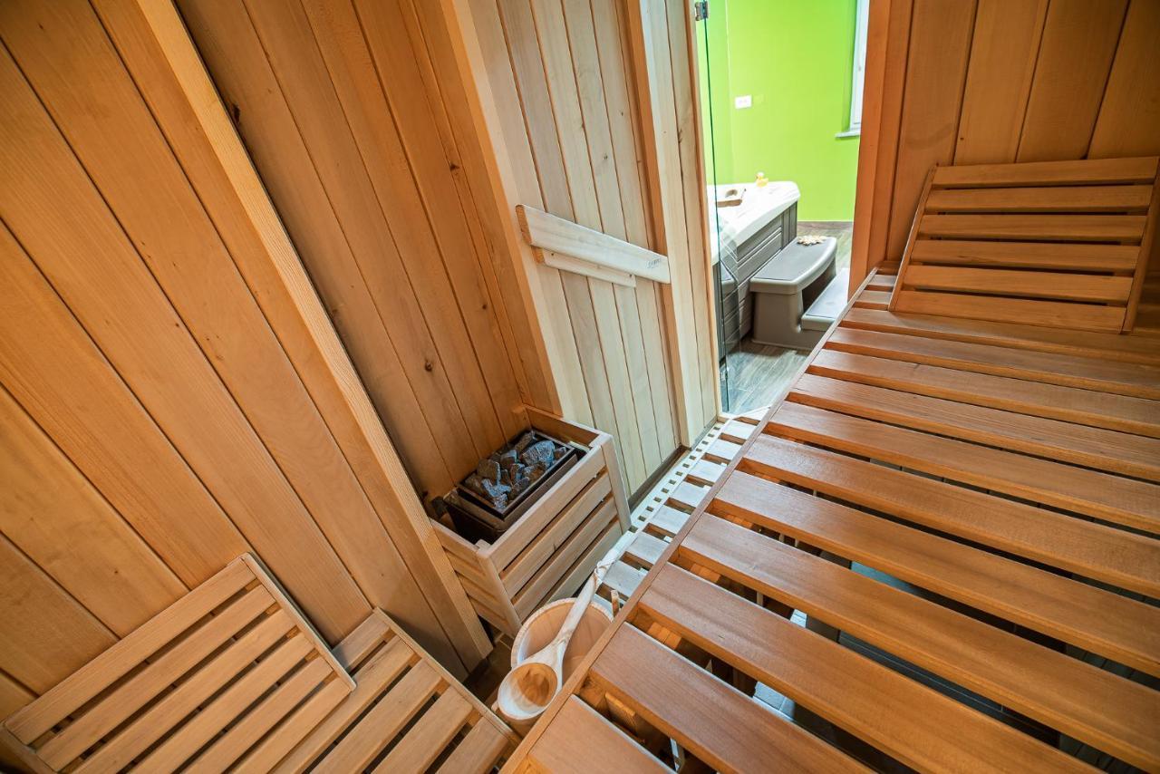 Holiday Home With Hot Tub And Sauna Sabina Rovte Ngoại thất bức ảnh